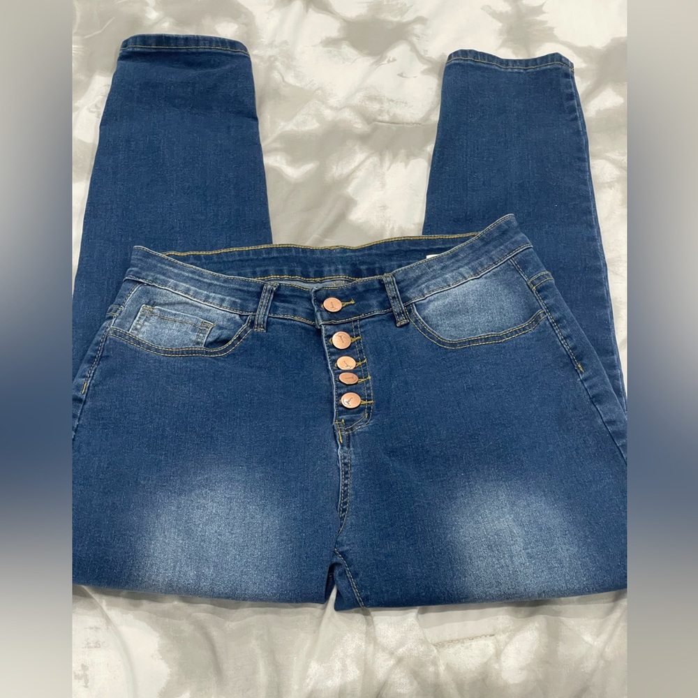 Kunmi L Button Up Denim Skinny Jeans with Stretch and Pockets‎